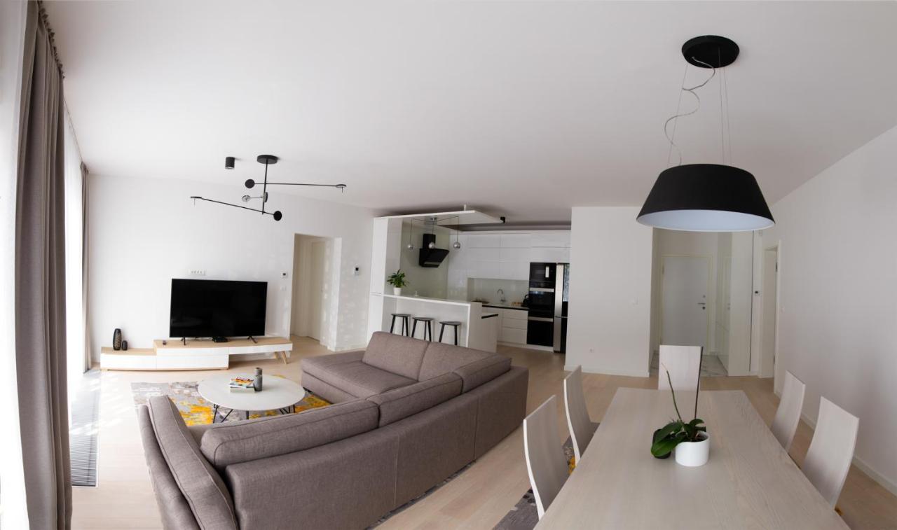 Apartment Summit *