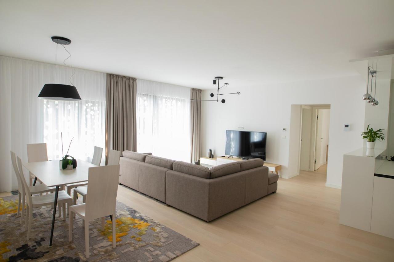 Apartment Summit *